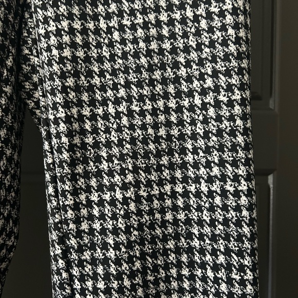 Michael Kors Women's  Houndstooth Dress Pants - Picture 5 of 6